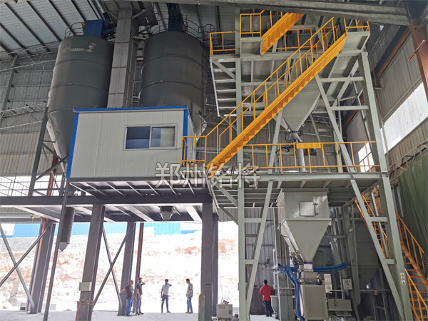 庫底散裝機(jī)安裝現(xiàn)場(chǎng)