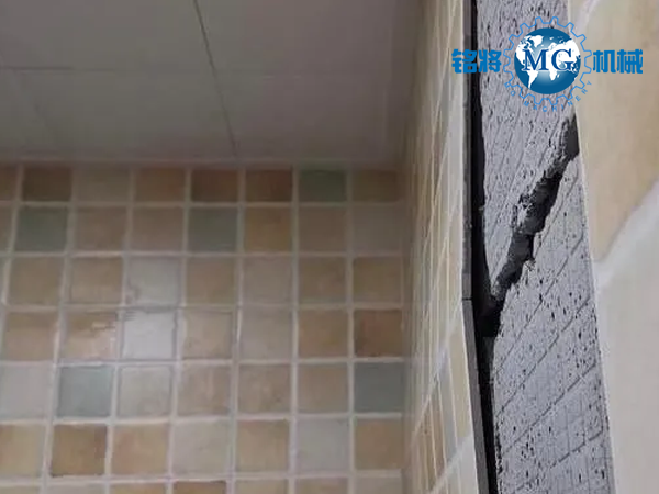 墻磚大面積脫落！墻面問題還是瓷磚粘貼問題？